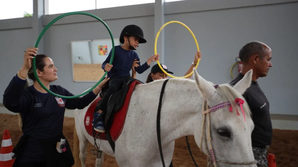 Núcleo de equoterapia da PMAM ampliará vagas para novos praticantes em 2023