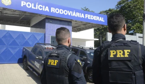 Sete mil garrafas de vinhos são apreendidas pela PRF e RF em Goiás