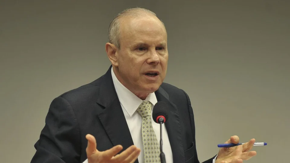 Guido Mantega deixa equipe de transição e cita condenação do TCU