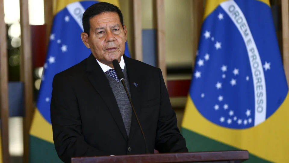 Mourão gastou R$ 3,8 milhões com cartão corporativo em 4 anos de governo