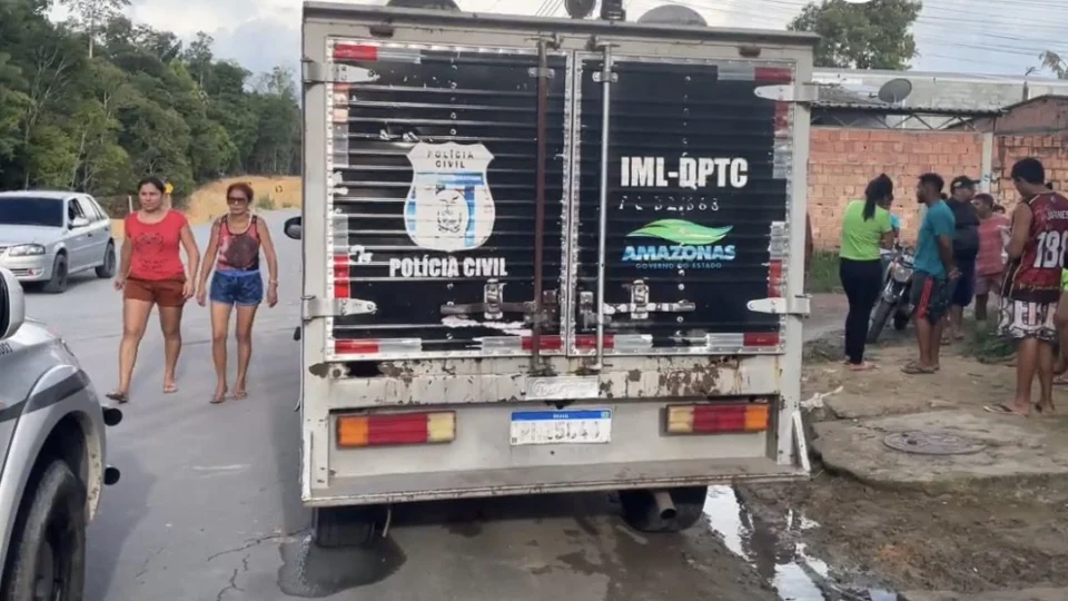 Homem é assassinado com golpe de faca durante bebedeira na Zona Norte de Manaus