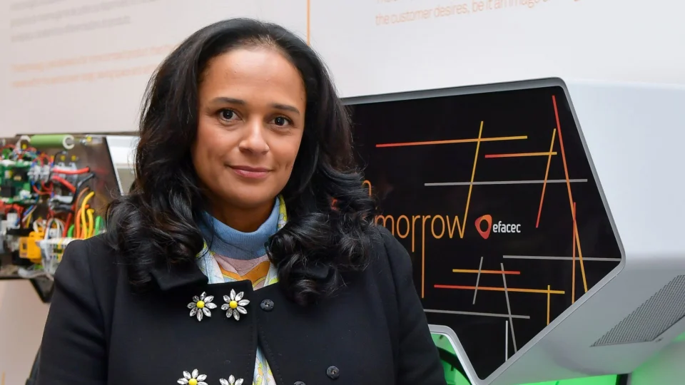 Filha do ex-presidente de Angola entra para lista de procurados da Interpol