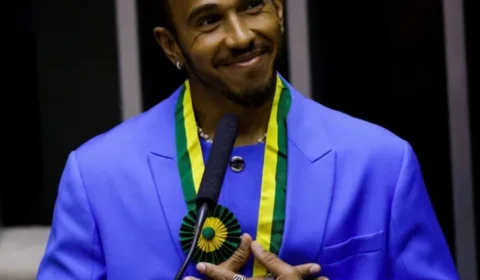 Lewis Hamilton recebe título de cidadão honorário brasileiro