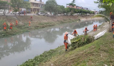 Igarapés de 3 zonas de Manaus recebem serviços de limpeza neste sábado, 19