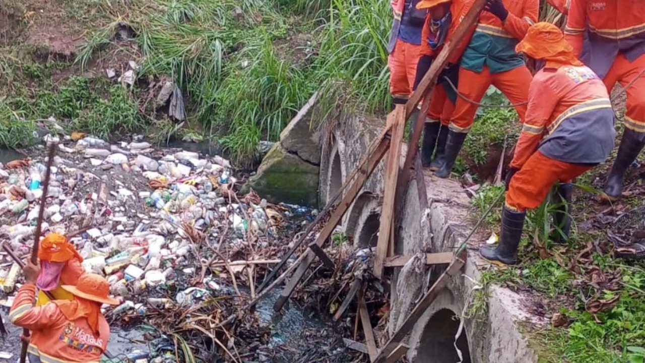 Limpeza pretende deixar locais preparados para enfrentar o período de chuvas - Foto: Divulgação/Semulsp