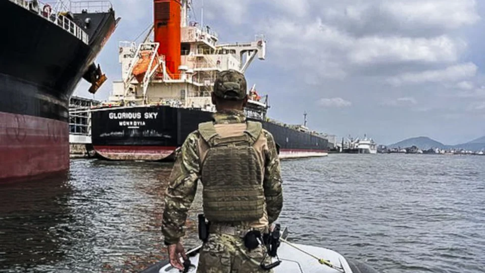 Operação Ágata combate tráfico de drogas no Porto de Santos, em SP