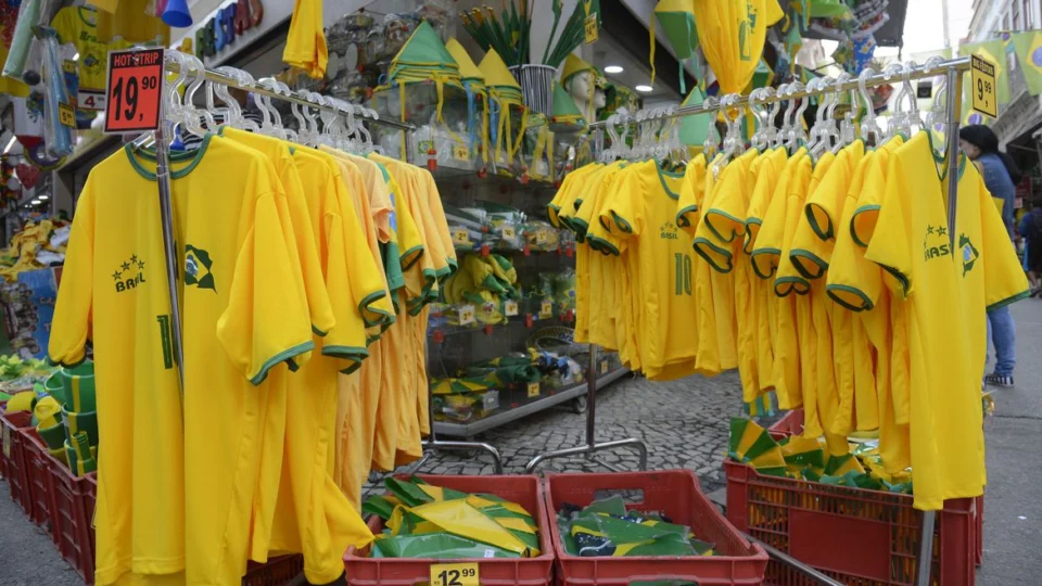 Intenção de consumo alcança maior nível desde abril de 2020, diz CNC