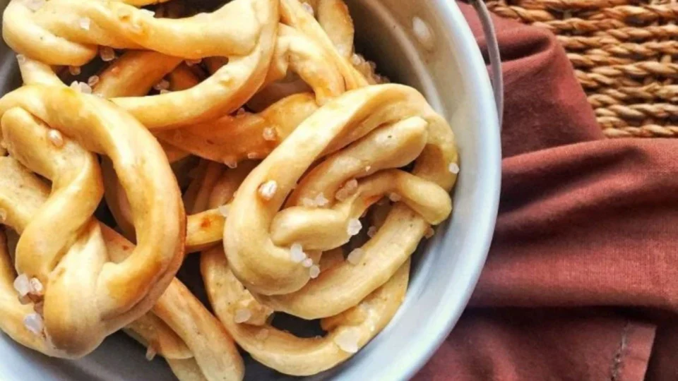 Do Brasil ao Catar: aprenda a fazer pretzel tradicional em 45 minutos