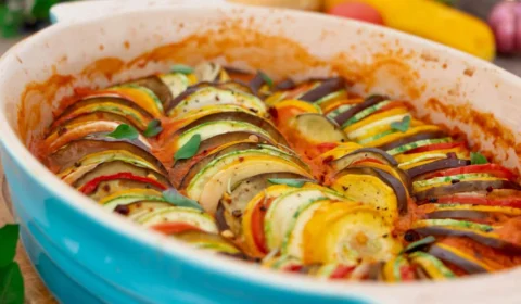 Do Brasil ao Catar: aprenda a fazer ratatouille de forno simples em 90 min