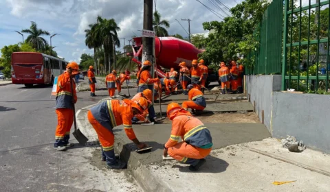 Calçadas da lagoa do Japiim recebem concretagem em Manaus nesta quinta, 10