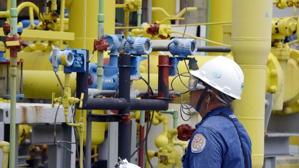 Confiança da Indústria cai 3,6 pontos em novembro, diz FGV