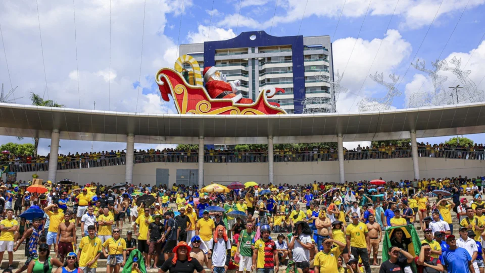 Locais de transmissão do jogo do Brasil reúnem mais de 78 mil pessoas em Manaus
