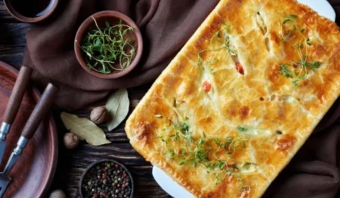 Receita Fácil: aprenda fazer torta de frango super cremosa em 60 minutos