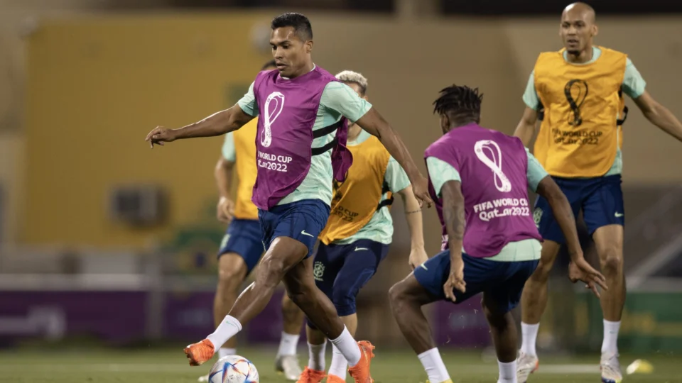 Seleção brasileira fecha preparação e deve jogar completa contra Croácia nesta sexta
