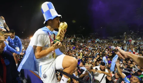 Argentina vive ‘dia de loucura’ na recepção aos tricampeões mundiais em Buenos Aires