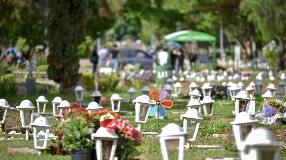 Covid-19 no Brasil: 105 mortes e mais de 27 mil casos são registrados em 24h