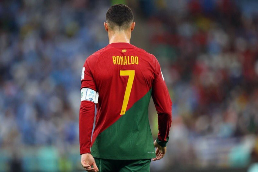 Cristiano Ronaldo começou no banco contra Suíça - Foto: Reprodução/Twitter@crisrownaldo07