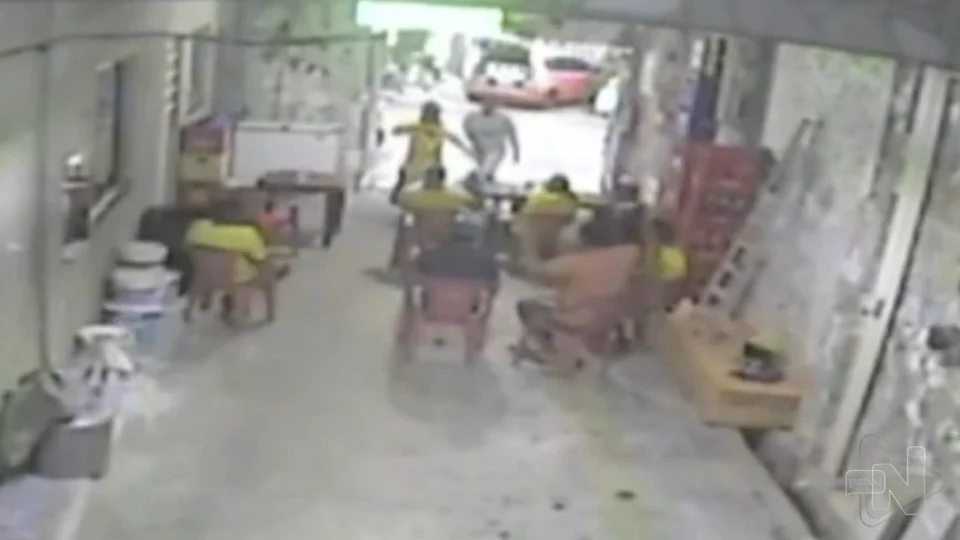Pará: câmera flagra assalto a torcedores que assistiam jogo do Brasil na Copa