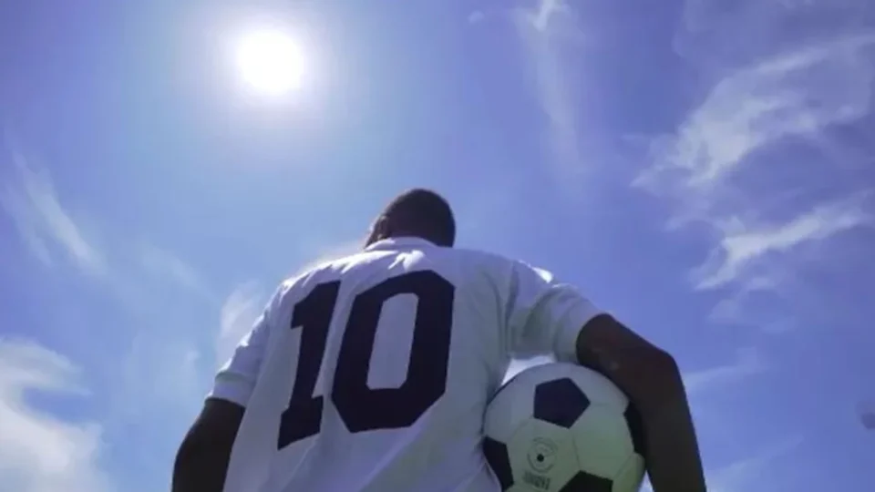 Em homenagem a Pelé, Santos deve aposentar camisa 10