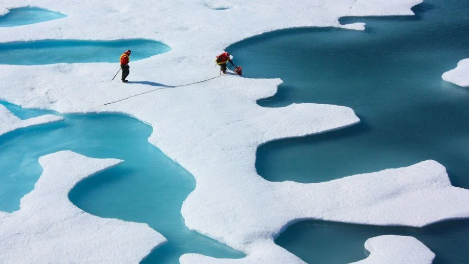 Mudança climática transforma o Ártico e deixa a região mais quente em anos