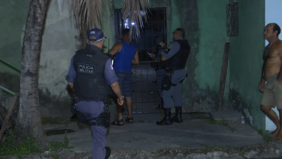 VÍDEO: homem é assassinado a tiros dentro de quitinete na Zona Oeste de Manaus