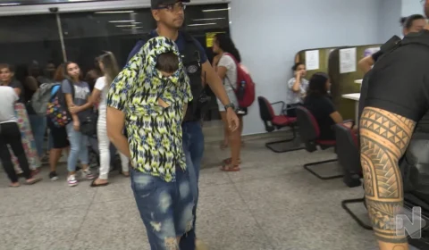 VÍDEO: homem é preso por tráfico de drogas e posse ilegal de armas em Manaus