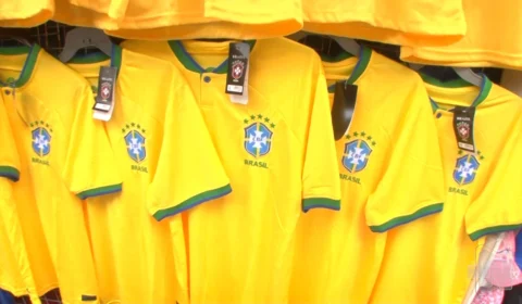 VÍDEO: inflação aumenta nas vuvuzelas e camisas da seleção no Amazonas