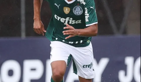 Fluminense confirma contrato por empréstimo do lateral-esquerdo Jorge