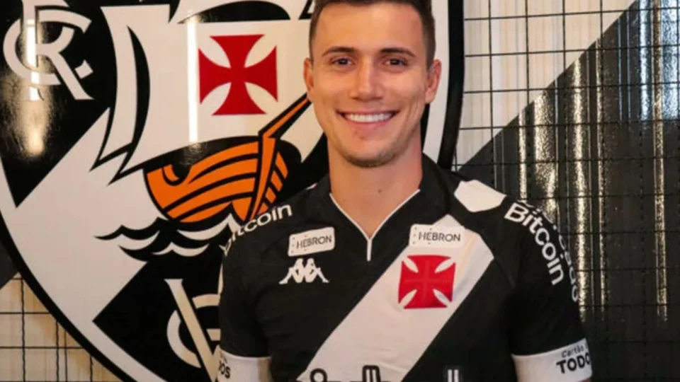 Vasco contrata Lucas Piton para temporada 2023