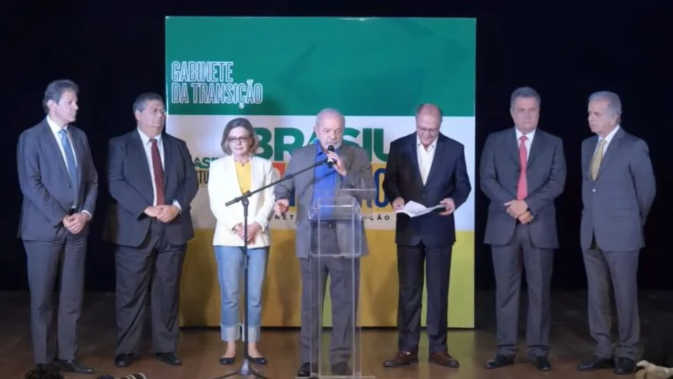 Lula anuncia primeiros nomes de ministros do novo governo