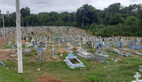 Covid-19 no Brasil: mortes saltam 16,9% com pandemia em 2021, diz pesquisa