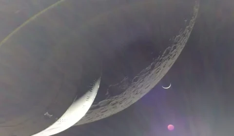 Cápsula Órion sobrevoa Lua com sucesso e inicia seu retorno à Terra