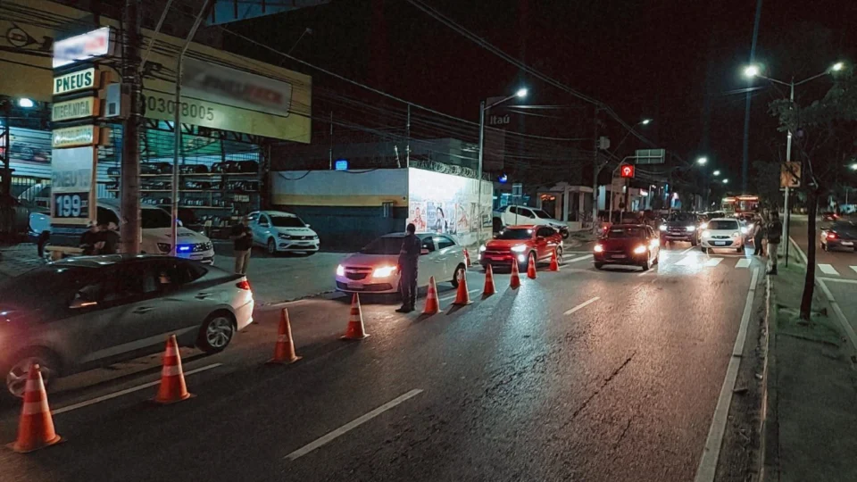 Operação Lei Seca: condutores são autuados por dirigir embriagados em Manaus