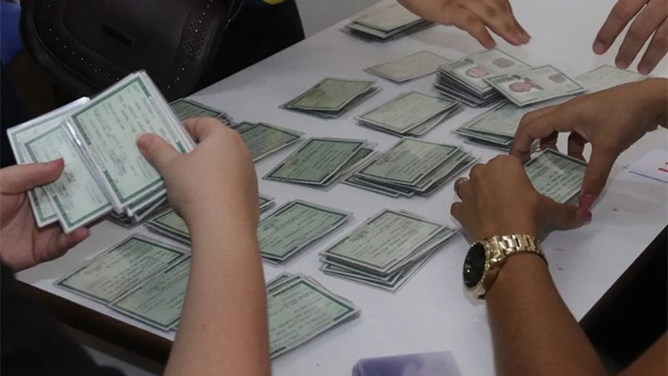RGs esquecidos por mais de 10 mil pessoas podem ser resgatados no AM