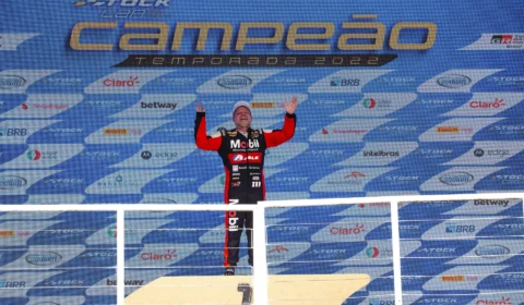 Stock Car: Barrichello fatura título e se torna campeão mais velho da história