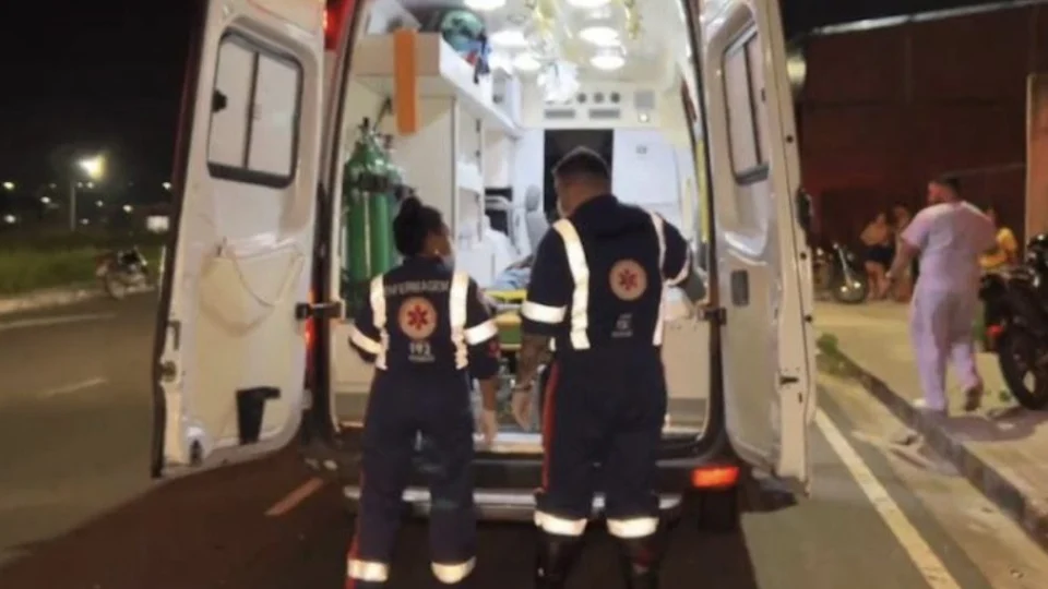 Motociclistas ficam feridos após acidente grave na Zona Norte de Manaus