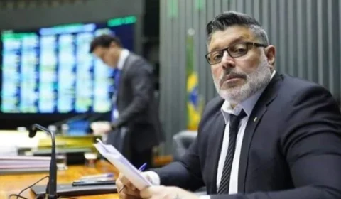Alexandre Frota é processado em R$ 100 mil por comparar garçom a Jair Bolsonaro