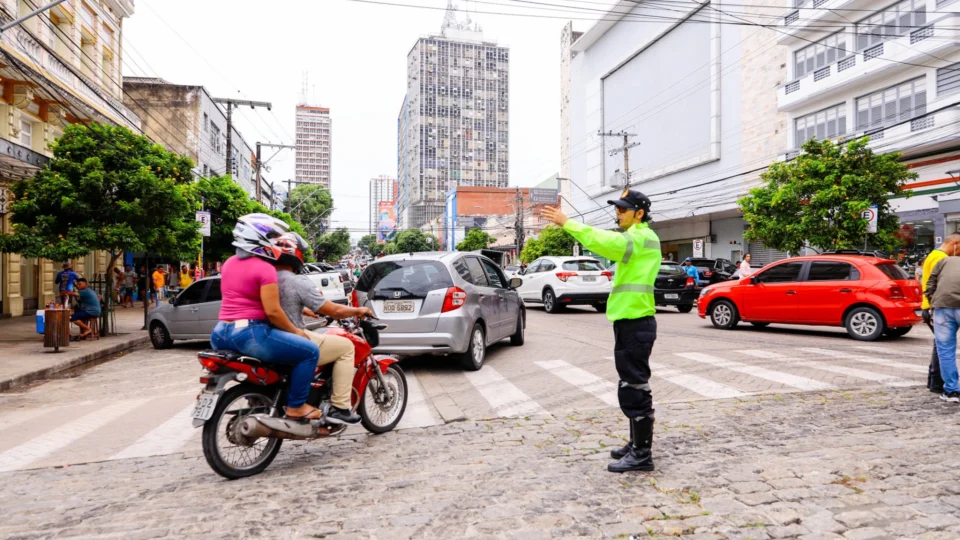 Missa altera trânsito no Centro de Manaus nesta quinta-feira, 8
