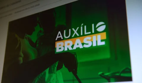Em 2022, Auxílio Brasil pagou mais de R$ 3 bilhões indevidamente para famílias