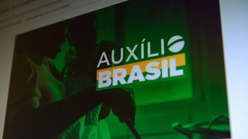 Confira datas de pagamento do Auxílio Brasil em 2023