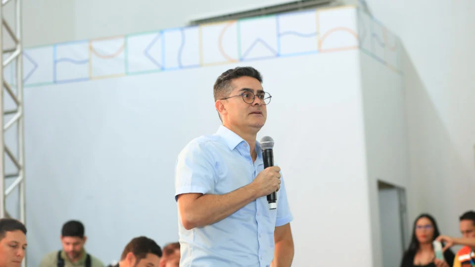 Com ressalvas, TCE-AM recomenda aprovação das contas de David Almeida