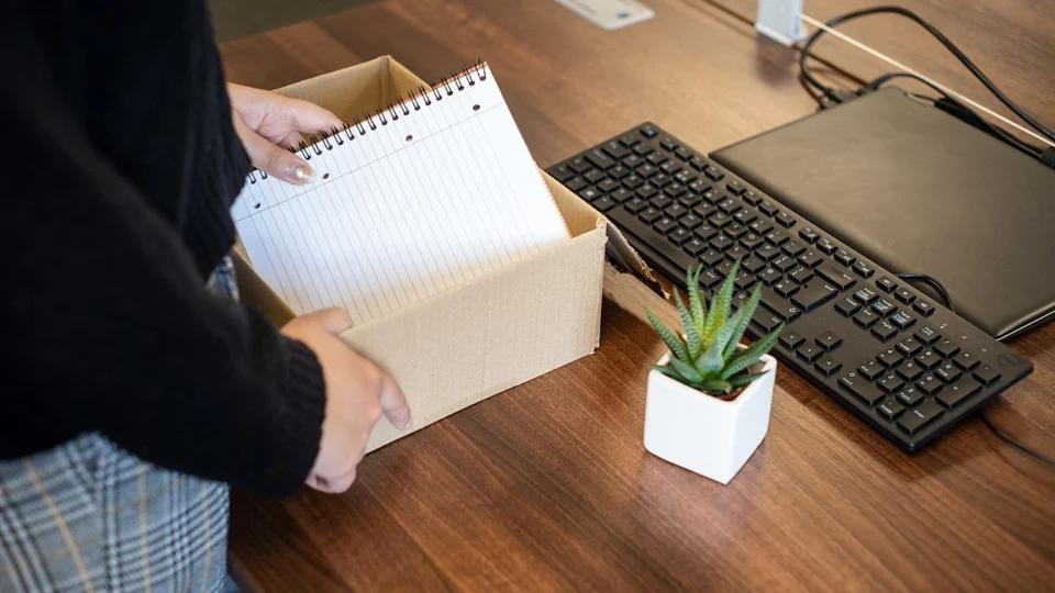 Nos EUA, pedidos de auxílio-desemprego sobem 2 mil em uma semana