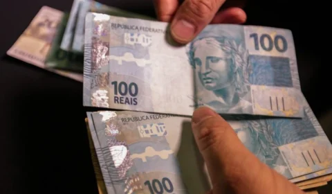 Novos valores para salário mínimo são discutidos por equipe econômica em Brasília