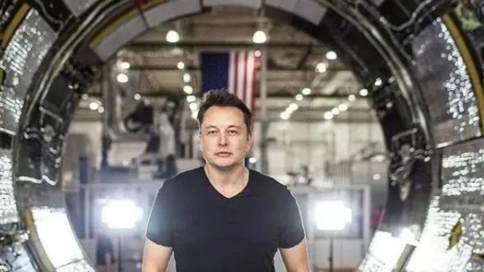 Bilionário Elon Musk propõe nova disputa com dono da Mega: ‘Zuck é um idiota’