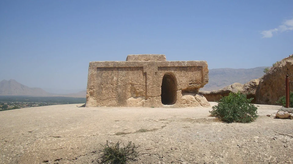 Explosão mata 15 pessoas em seminário religioso no Afeganistão