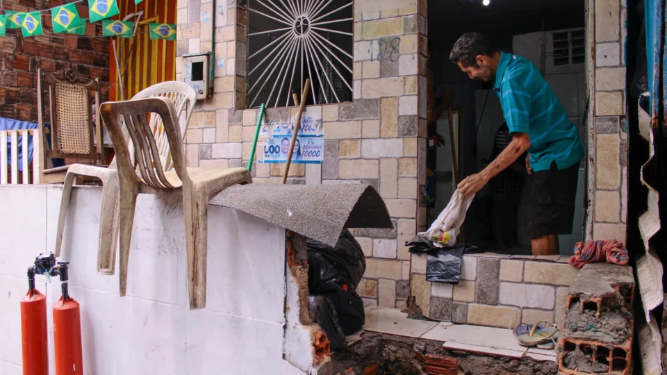 Semasc cadastra 43 famílias afetadas pela chuva em Manaus nesta segunda