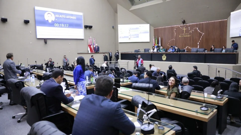 Aleam encerra atividades 2022, e deputados não eleitos discursam na despedida