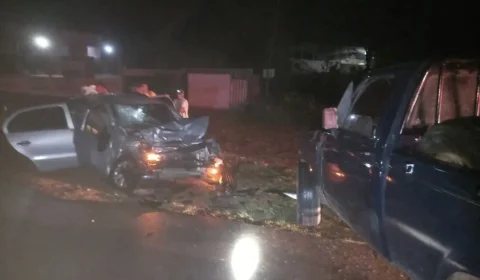 Três pessoas ficam feridas após acidente de carros em rodovia no AM