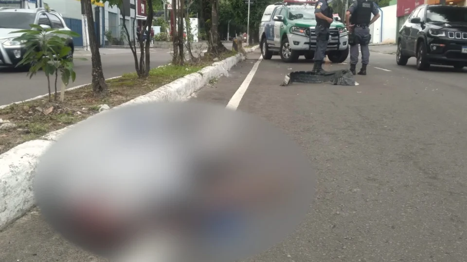 Homem morre após ser atropelado ao tentar atravessar avenida em Manaus