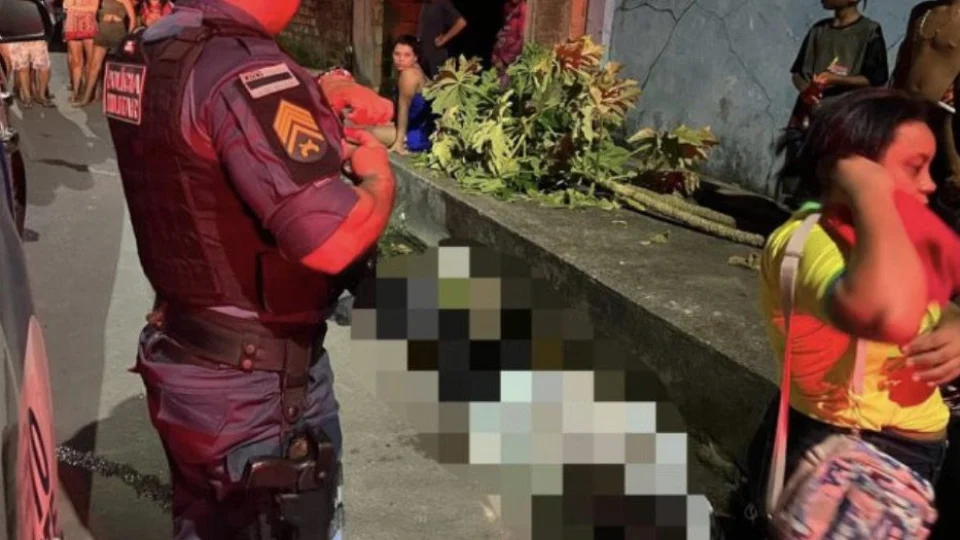 Homem é executado com 9 tiros por pistoleiros em moto na Zona Norte de Manaus